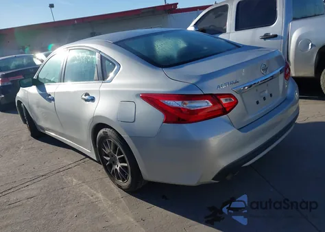 2016 Nissan Altima 2.5/2.5 S/2.5 Sl/2.5 Sr/2.5 Sv z USA, uszkodzony, nr VIN 1N4AL3AP0GN329745